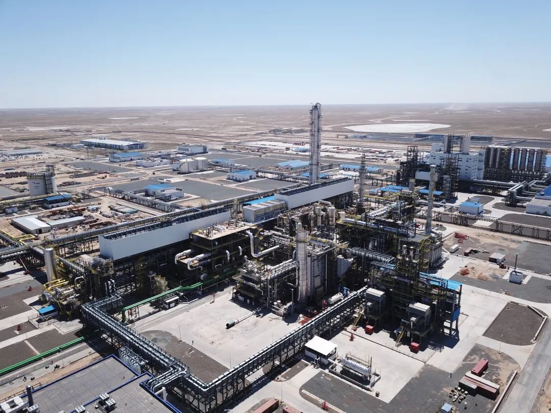 中国化学EPC总承包哈萨克斯坦最大化工项目竣工 哈总统托卡耶夫出席投产仪式